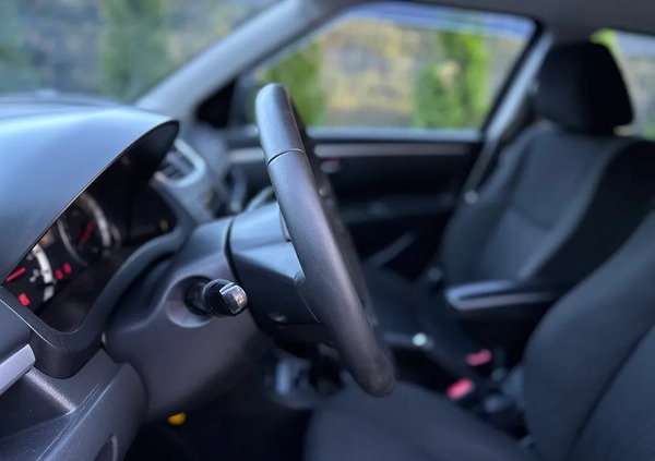 Suzuki Swift cena 25400 przebieg: 108000, rok produkcji 2011 z Żywiec małe 667